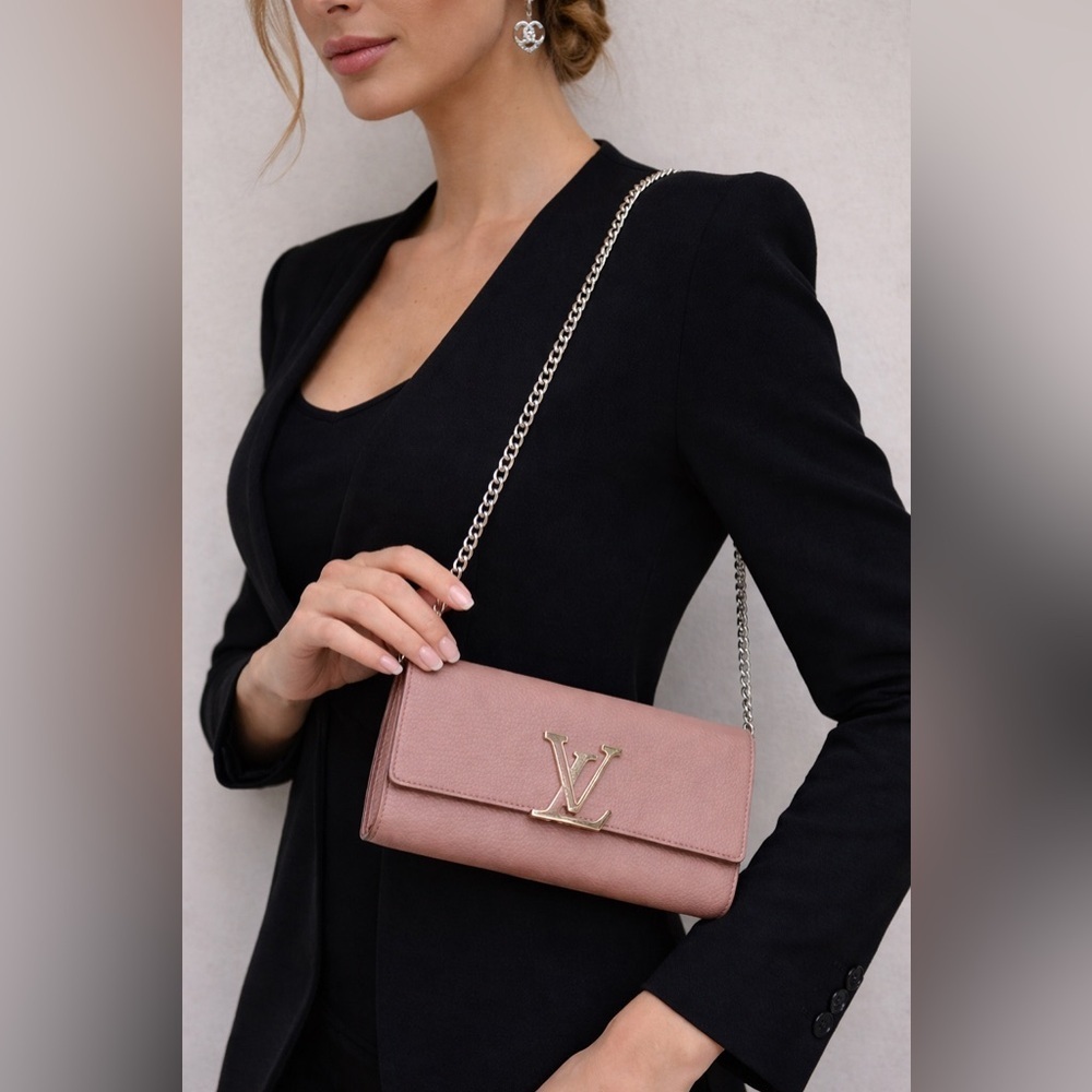 Louis Vuitton Capucines Wallet in Magnolia